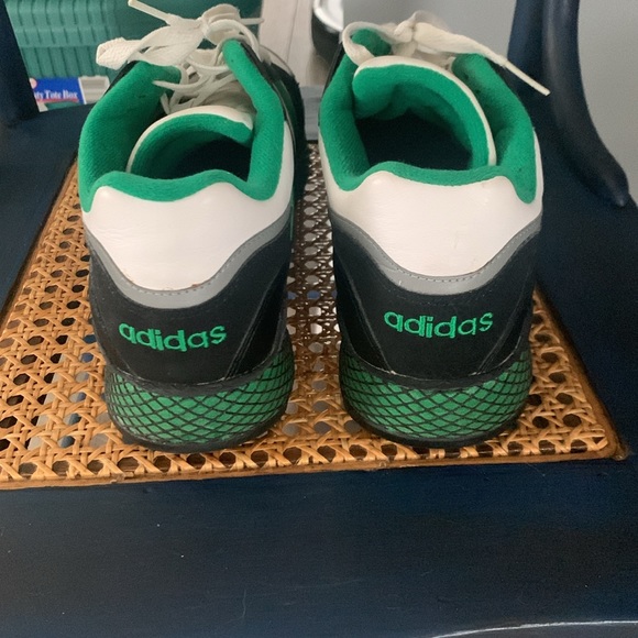 Men’s Size 9 Adidas Oregon Sneakers EUC Green - Picture 3 of 6
